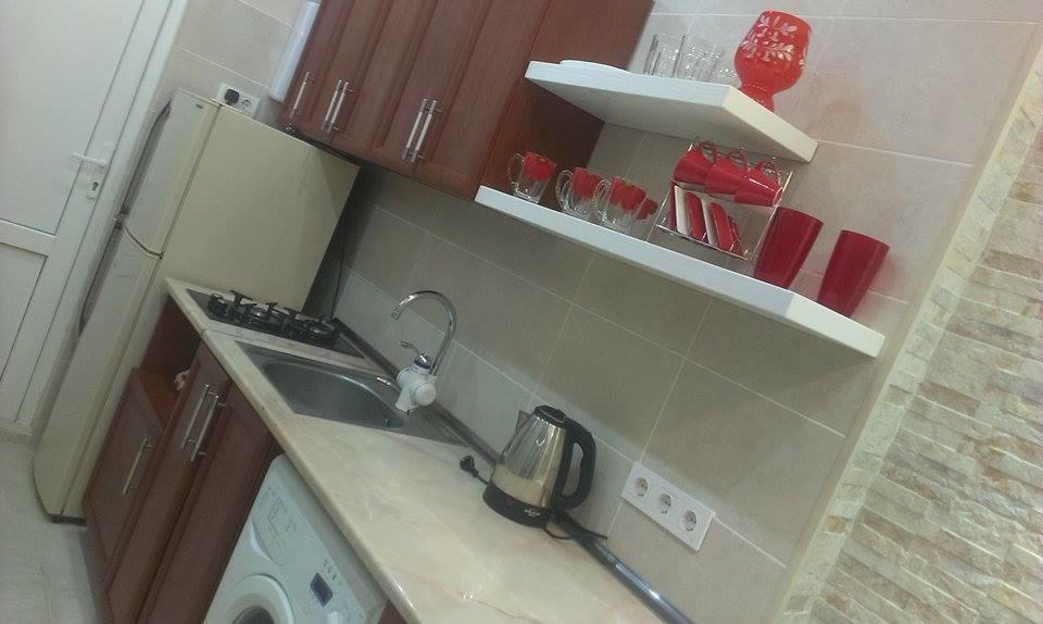 White Tiger In Center Of Tbilisi Apartment Exterior photo